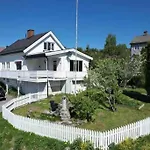 Сasa de vacaciones Solrikt Og Sentralt. Ta Med Bade To Og Firbeinte Lillehammer