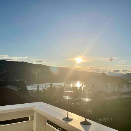 Tatil Evi Solrikt Og Sentralt. Ta Med Bade To Og Firbeinte *