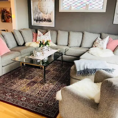 Solrikt Og Sentralt. Ta Med Bade To Og Firbeinte Tatil Evi *