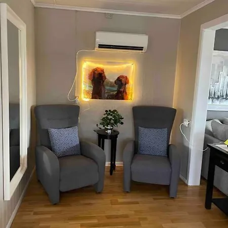 Solrikt Og Sentralt. Ta Med Bade To Og Firbeinte Tatil Evi *