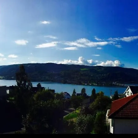 Feriehus Solrikt Og Sentralt. Ta Med Både To Og Firbeinte Lillehammer