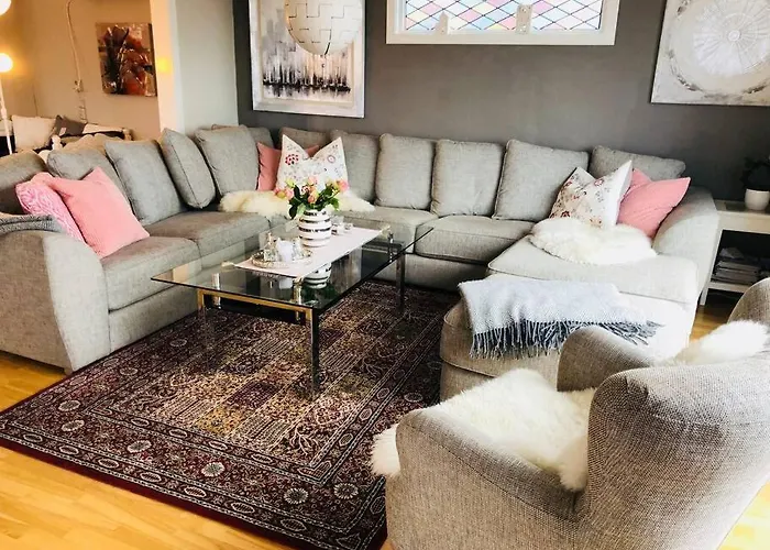 Solrikt Og Sentralt. Ta Med Bade To Og Firbeinte Сasa de vacaciones *