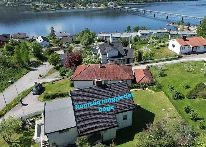 Solrikt Og Sentralt. Ta Med Bade To Og Firbeinte * Lillehammer