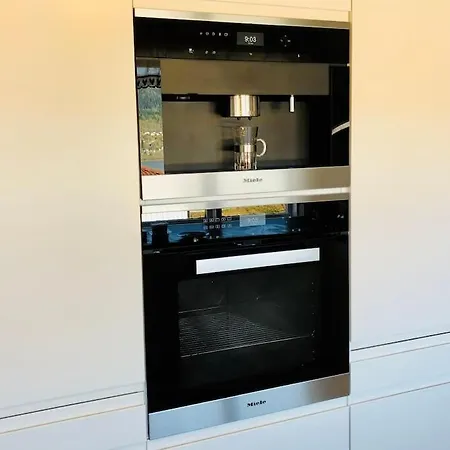 Holiday home Solrikt Og Sentralt. Ta Med Bade To Og Firbeinte *